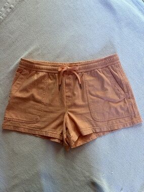 Athleta muted orange shorts